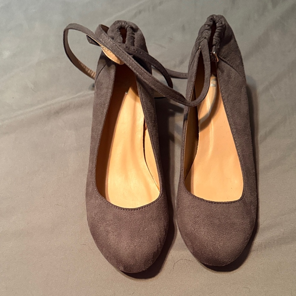 Chic Grey Suede Women's Wedge Shoes